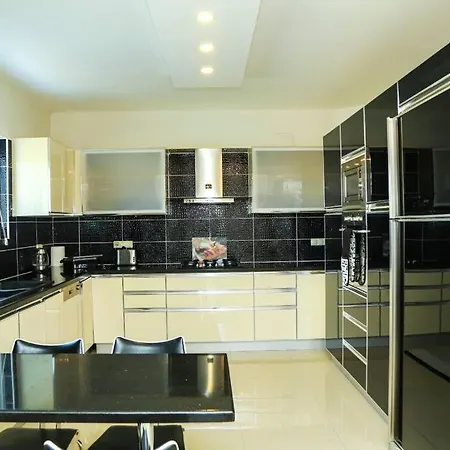 Villa Stunning Ahmet In *